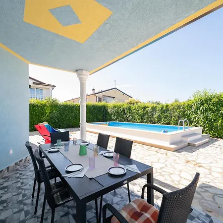 Casa Tara بيت للعطل *